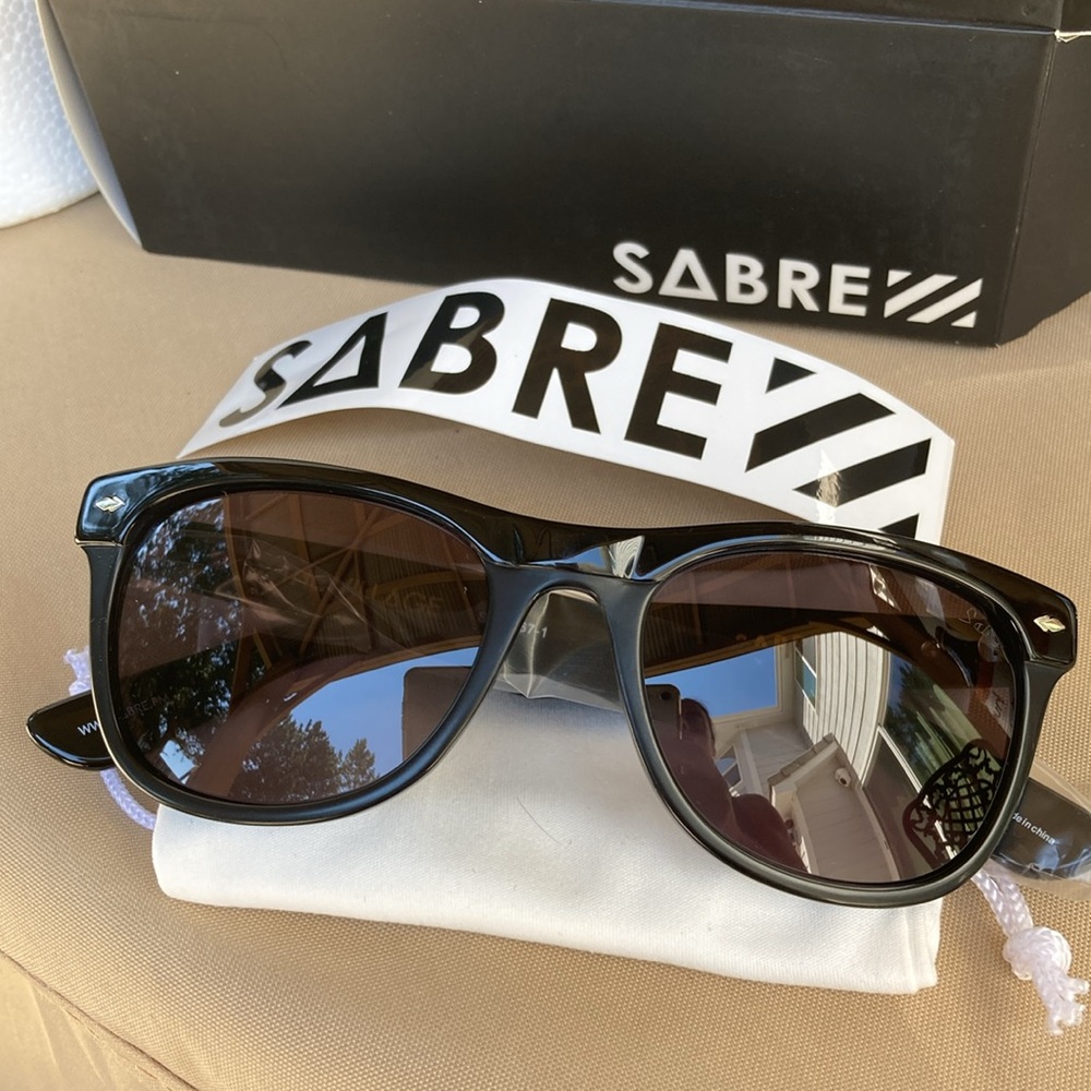 SABRE “the village” wayfarer style sunglasses non polar